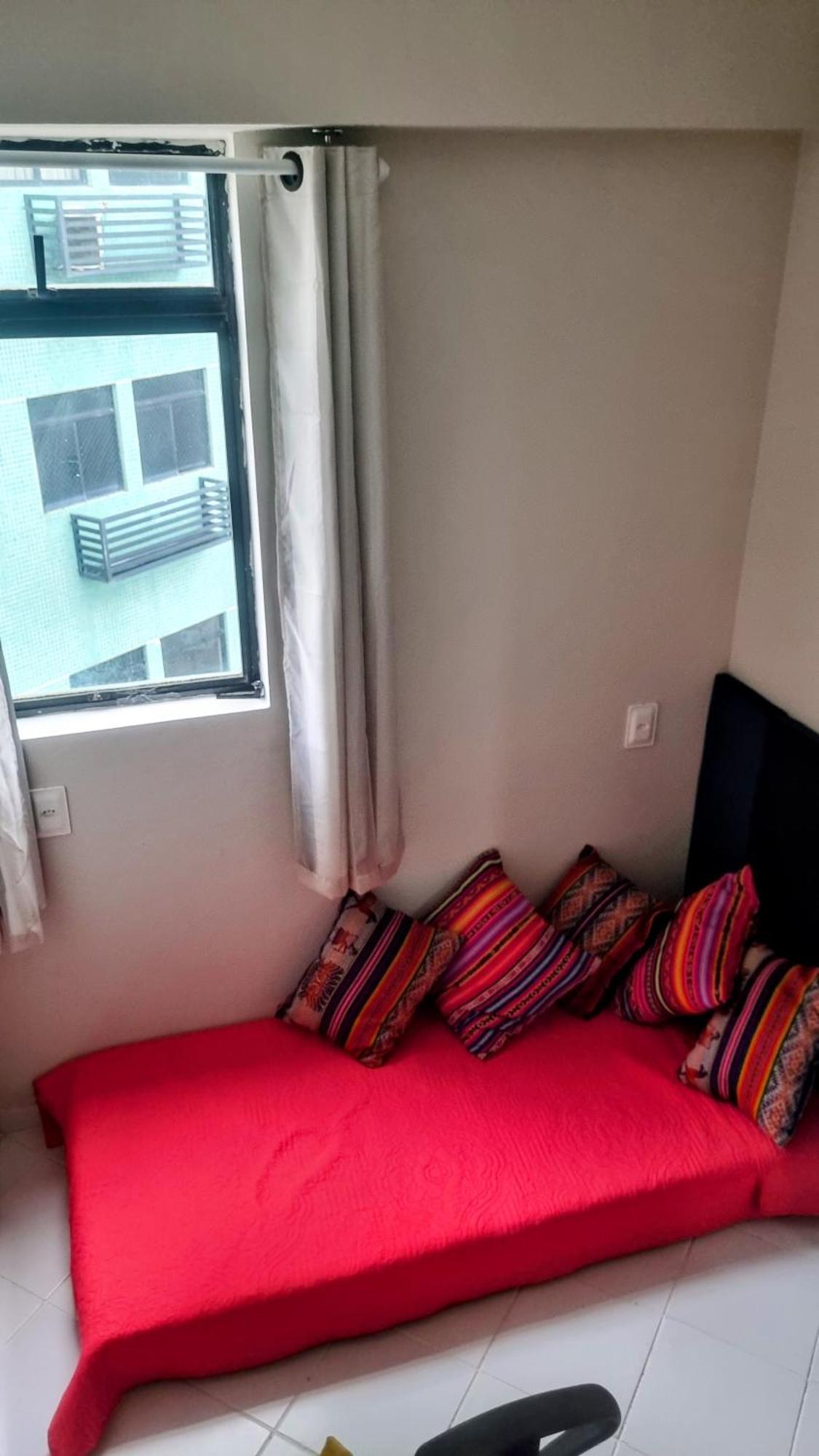 Em Apartment *