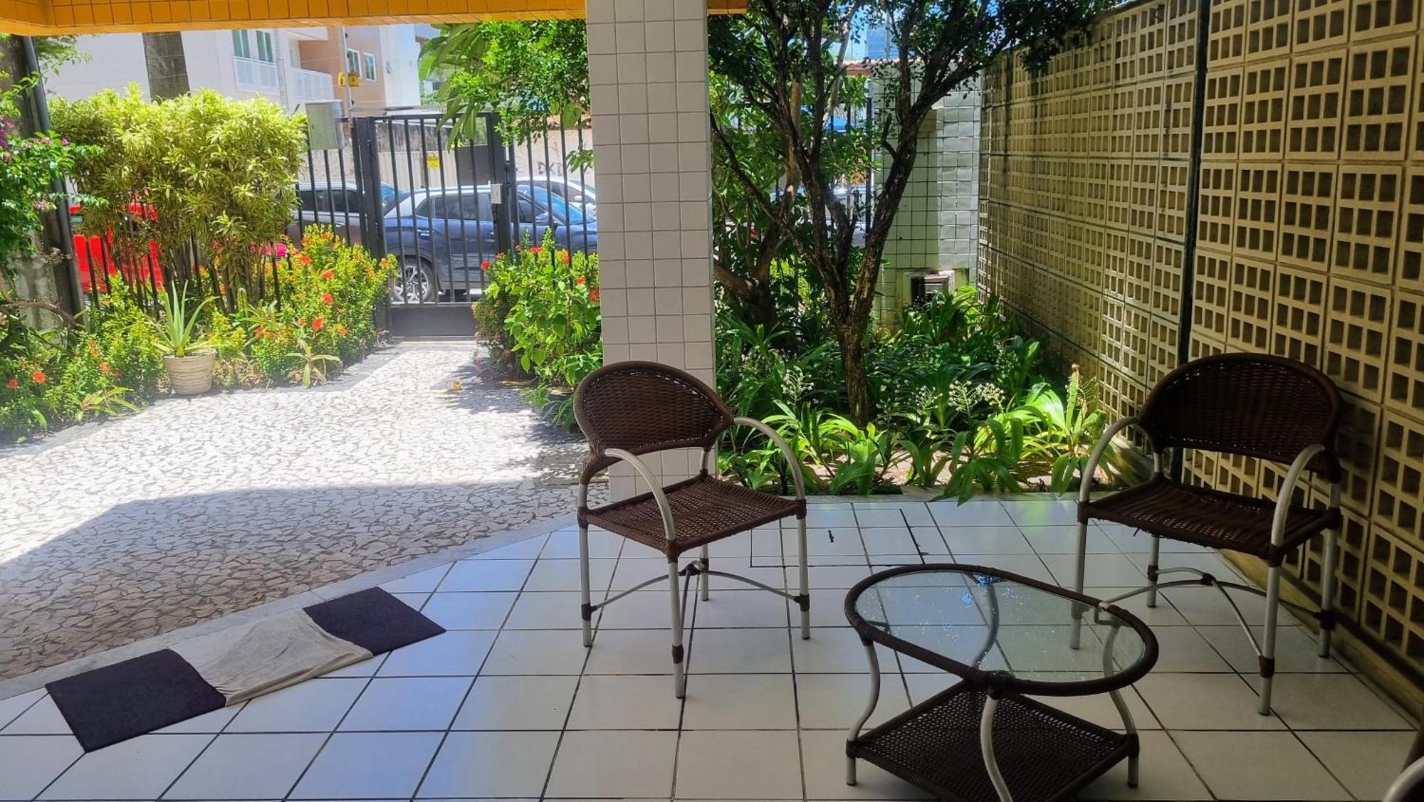 Apartment Em